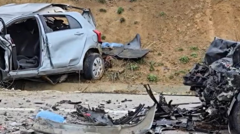 Përgjaken rrugët e vendit, aksidente në Vlorë e Durrës, një i vdekur dhe dy të plagosur