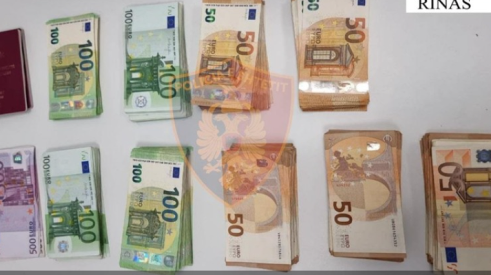 Sekuestrohen 26 mijë euro e paund, goditen dy raste në Rinas