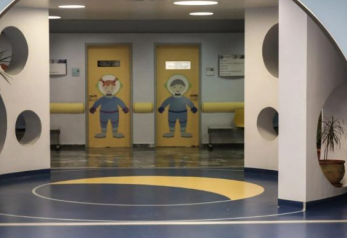 Greqi, përmirësohet gjendja e 2-vjeçares shqiptare që ra në shatërvanin e Kallitheas