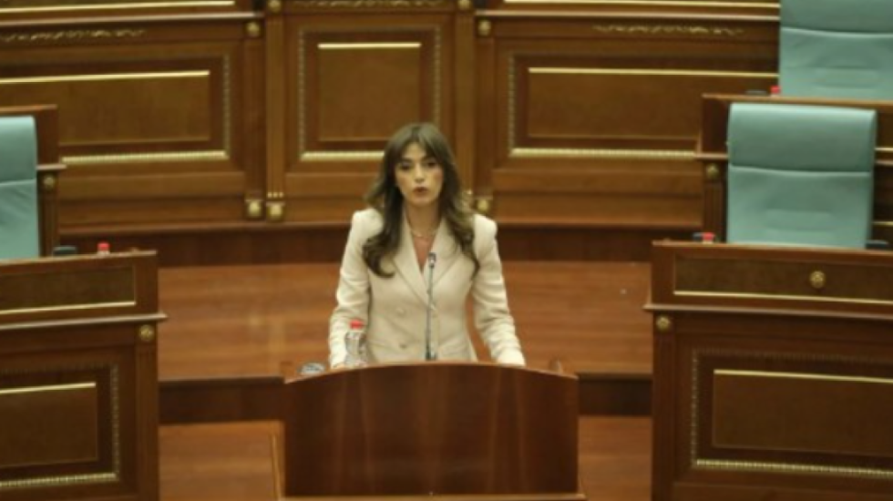 Konstituohet Kuvendi i Kosovës, Albulena Haxhiu zgjidhet kryetare