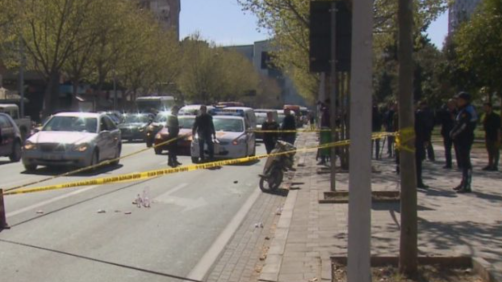 Grabitje me armë në Tiranë, sulmohet një pikë këmbimi valutor