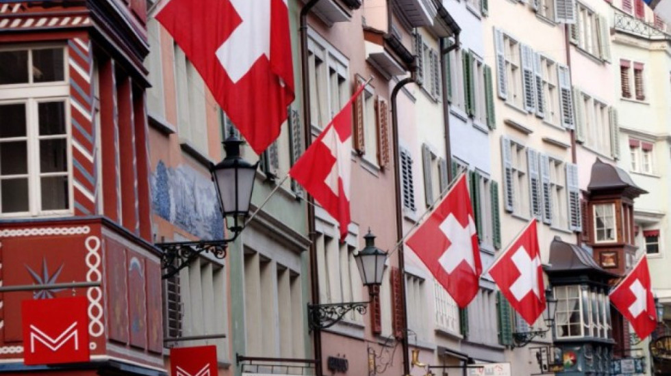 10 milionë dhe mjaft! Zvicra gati 'të mbyllë dyert' për banorë të rinj