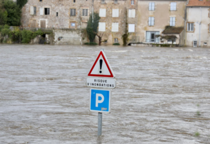 2 viktima nga stuhia “Nils” në Francë, 450 mijë njerëz pa energji elektrike