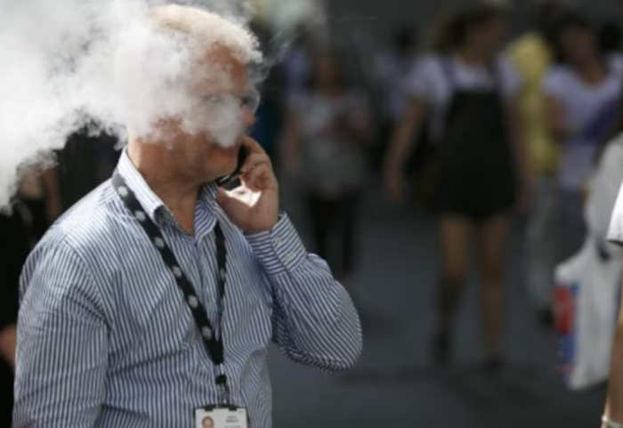 Ky është shteti me ligjet më të rrepta për duhanpirësit, hetojnë edhe ujërat e zeza