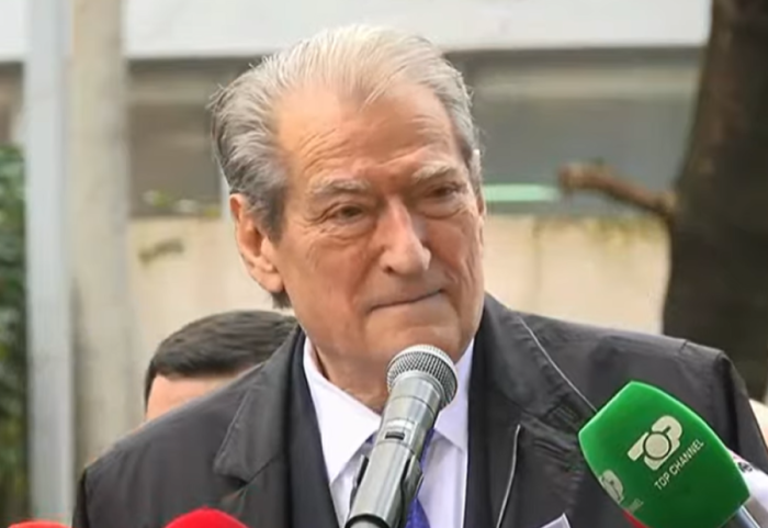 “Rama do i hidhte vaj në vesh Belindës”, Berisha: Ndryshimi në ligjin për pezullimin e ministrave, i pashembullt