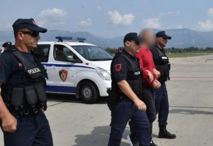 Nga shqiptari me tre emra tek amerikani, ekstradohen nga Danimarka, Franca e Italia të shumëkërkuarit e drejtësisë