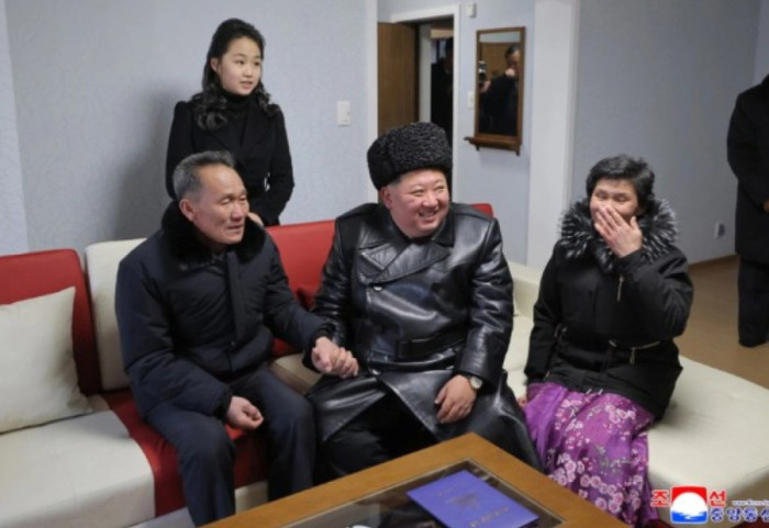 Kim Jong-un bën me shtëpi familjet e ushtarëve që u vranë në luftën Rusi-Ukrainë