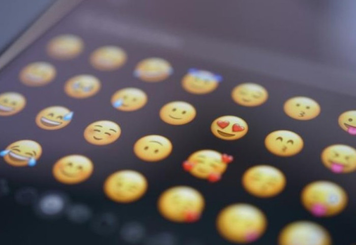Hamasi përdori emoji-t e dashurisë si sinjal për sulmin e 7 tetorit ndaj Izraelit