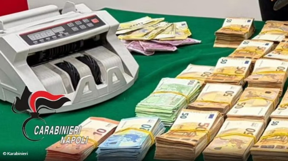 Ndodhej në arrest shtëpie, 50-vjeçarit i gjenden rreth 1 milion euro cash