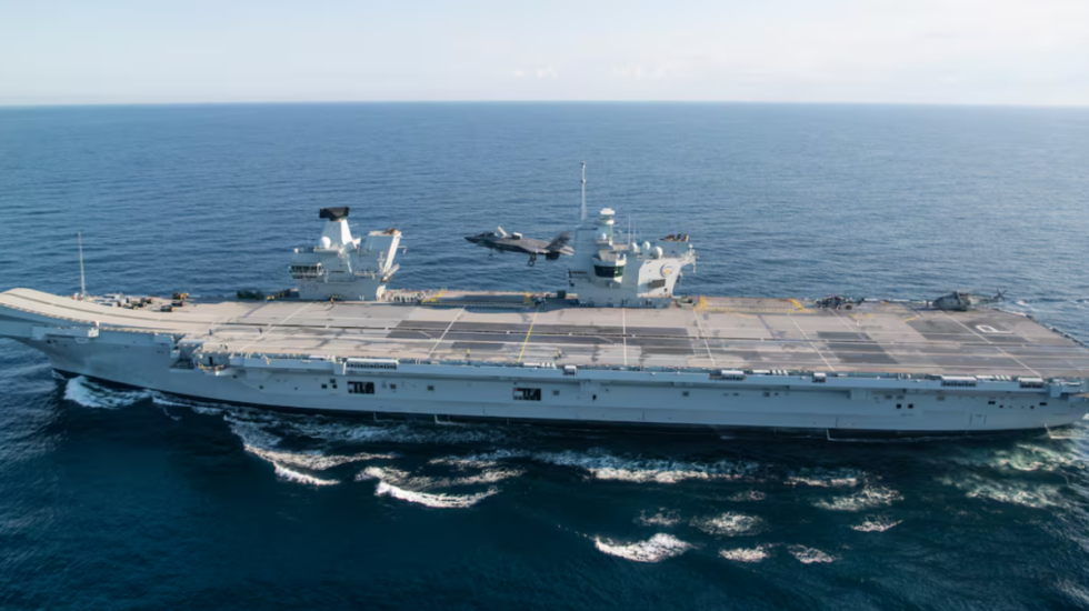 Britania vendos aeroplanmbajtësen e saj kryesore pranë Groenlandës