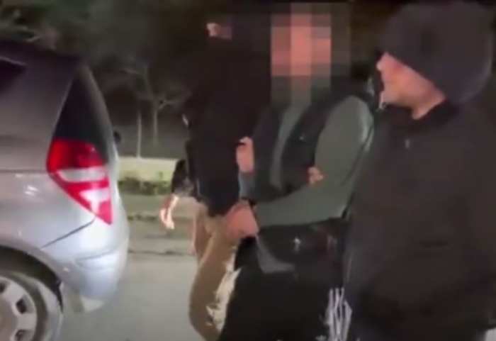 Vrasja për parkimin në Kavajë, arrestohet autori, sekuestrohet dhe arma e krimit