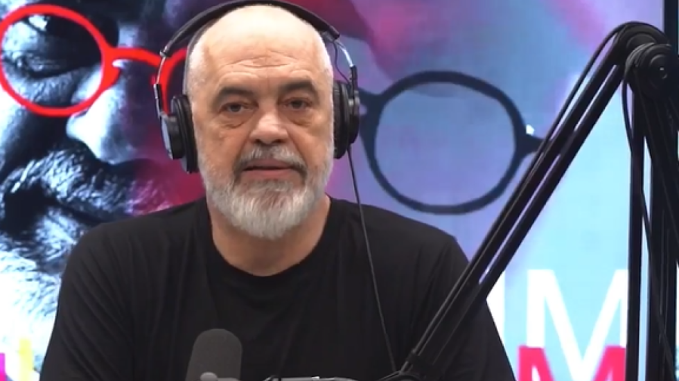 “Balluku, rezultateve të jashtëzakonshme në punë”, Rama: Në rrethana të tjera nuk do të ishte larguar