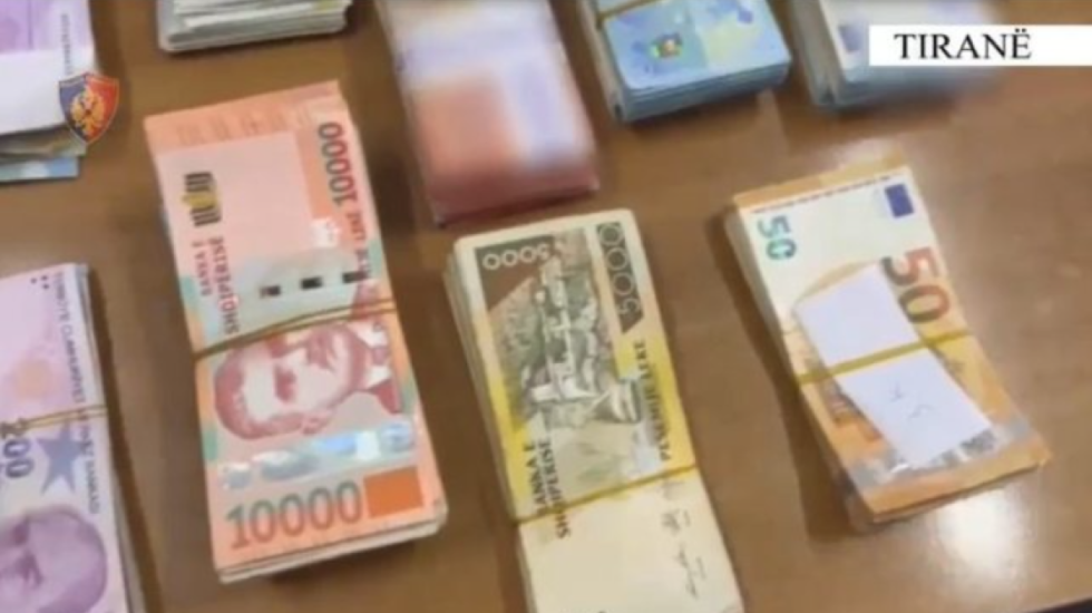 Qarkulloi 2 milionë euro, kapet 49-vjeçarja me pikë këmbimi valutor pa licencë