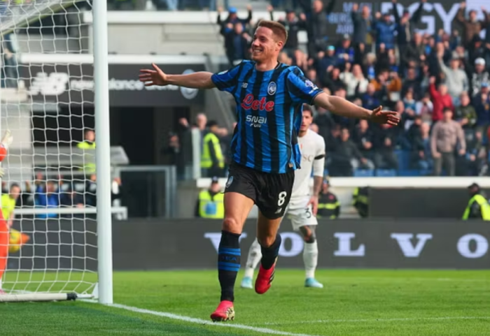 Atalanta fiton 2-1 me përmbysje, Napoli 14 pikë larg Interit