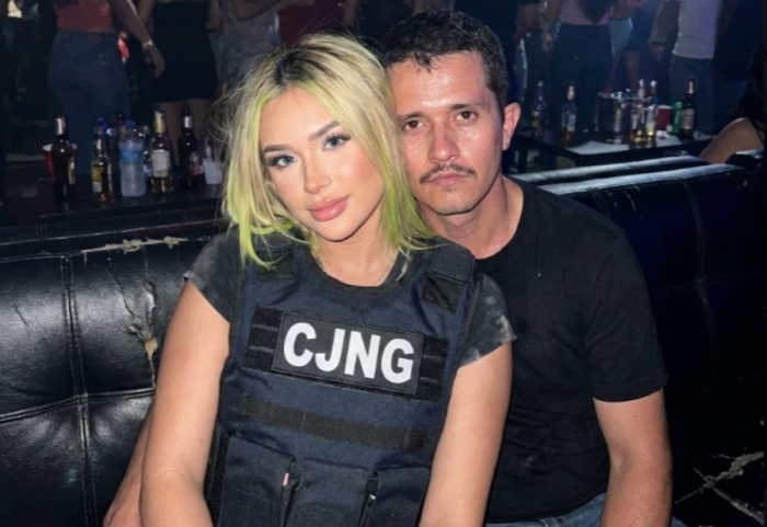 “Nuk jam unë, janë foto me AI”, modelja meksikane mohon ta ketë ‘shitur’ El Mencho-n tek amerikanët