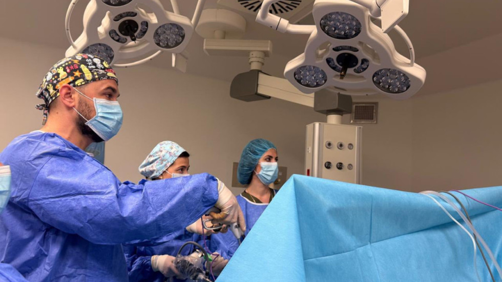 Mbi 300 ndërhyrje kirurgjikale, Rama publikon shifrat për spitalin e Fierit