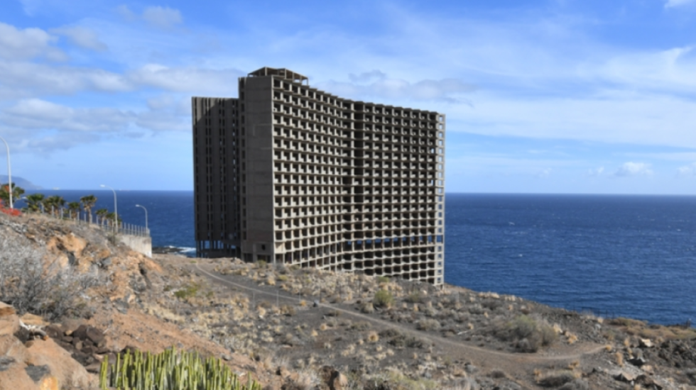 5 viktima, 900 pronarë dhe 50 vite pritje, hoteli “fantazmë" në Spanjë do të shembet