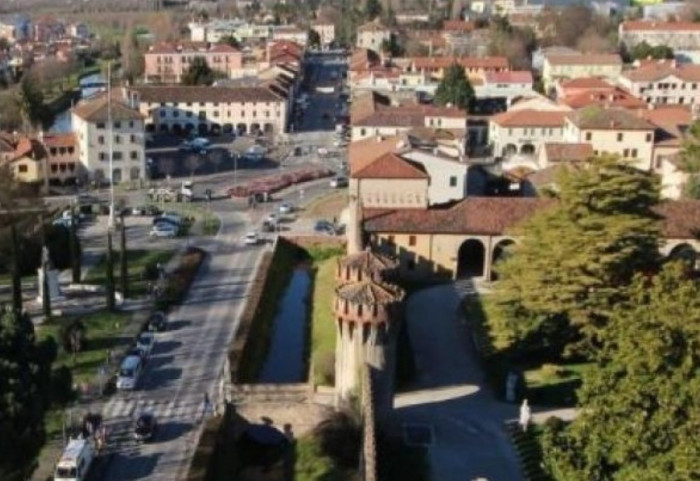 “Lexojeni testamentin në këshillin bashkiak”, i dhuron 600.000 euro qytetit dhe i jep fund jetës