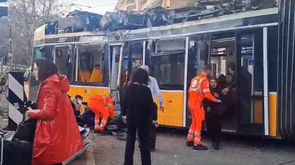 Tramvaji del nga shinat në mes të Milanos, 1 vdekur dhe mbi 40 të plagosur