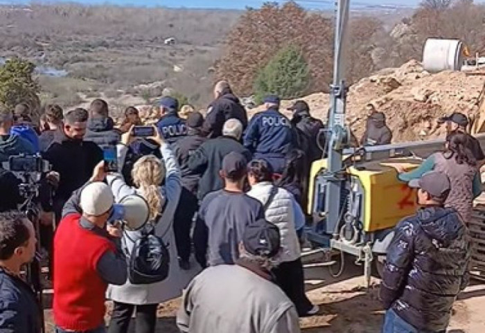 Përplasje të dhunshme në Baks-Rrjoll, eskalon situata mes policisë private dhe banorëve