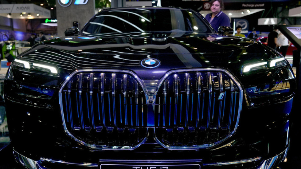 Mund të marrin flakë, BMW tërheq nga tregu mbi 360,000 automjete