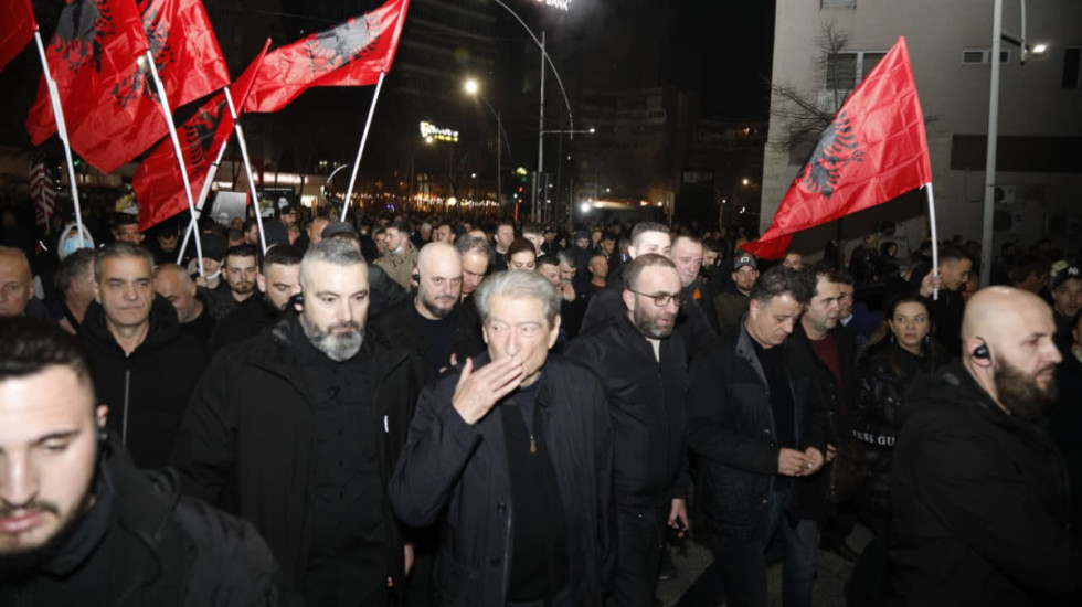 Fundjava e zjarrtë e politikës, PS mbledh Asamblenë të shtunën, PD proteston të dielën