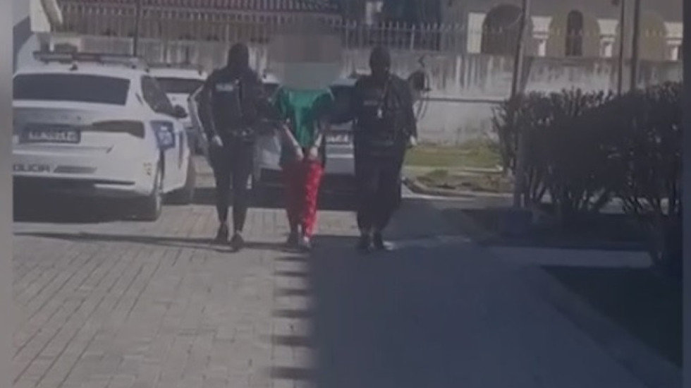 E dënuar për trafik droge në Gjermani, kapet në Tiranë 19-vjeçarja