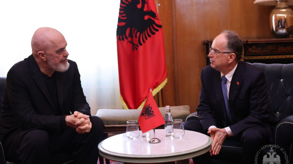 Rama i dorëzon Begajt emrat e rinj të kabinetit, Presidenca: 7 ditë kohë për dekretimin