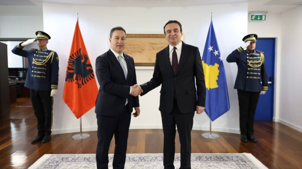 Peleshi në Prishtinë, takon Osmanin dhe Kurtin: Mbështetje për agjendën euroatlantike