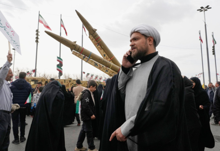 Irani sulmon edhe shtetin e vetëm të Gjirit Persik që e kishte kursyer në 4 ditë