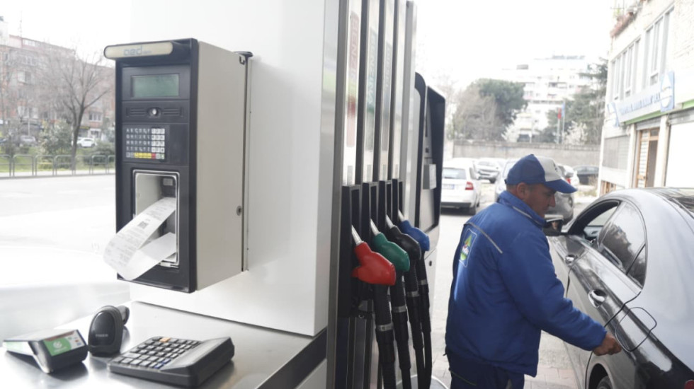 Nafta ulet me 3 lekë, benzina vetëm me 2 lekë: Vendimi i fundit i Bordit të Transparencës