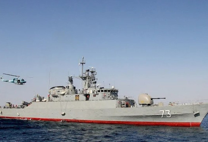 Sulmohet fregata iraniane nga një nëndetëse në brigjet e Sri Lankës, 101 të zhdukur