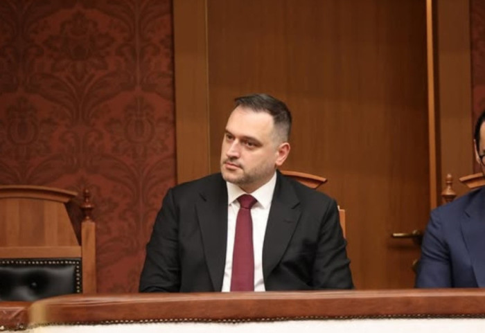 U votua si ministër i Mbrojtjes, postimi i parë i Ermal Nufit: Përgjegjësi e jashtëzakonshme