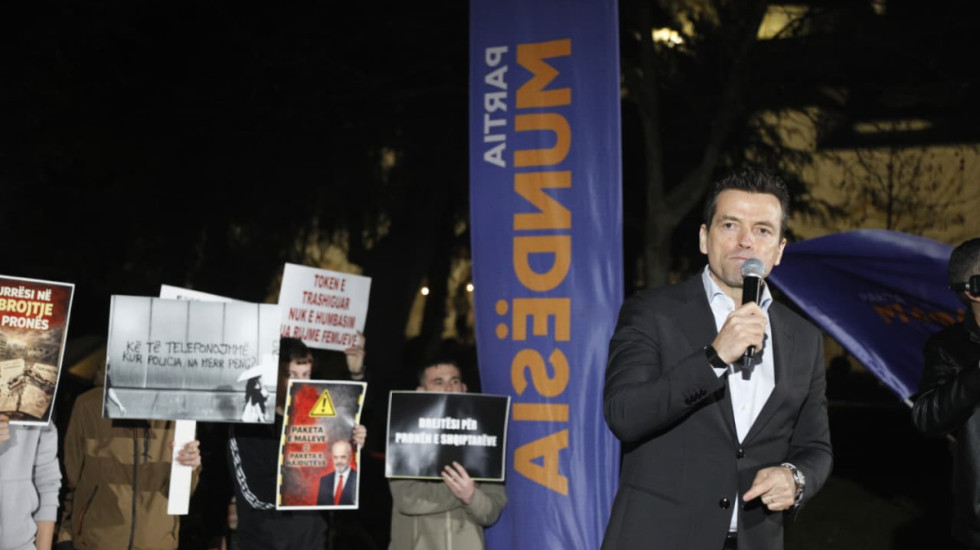 Shehaj në protestë me banorët e Rrjollit: Vijon vjedhja e pronës, shqiptarët protestojnë, por jo për interesat e politik