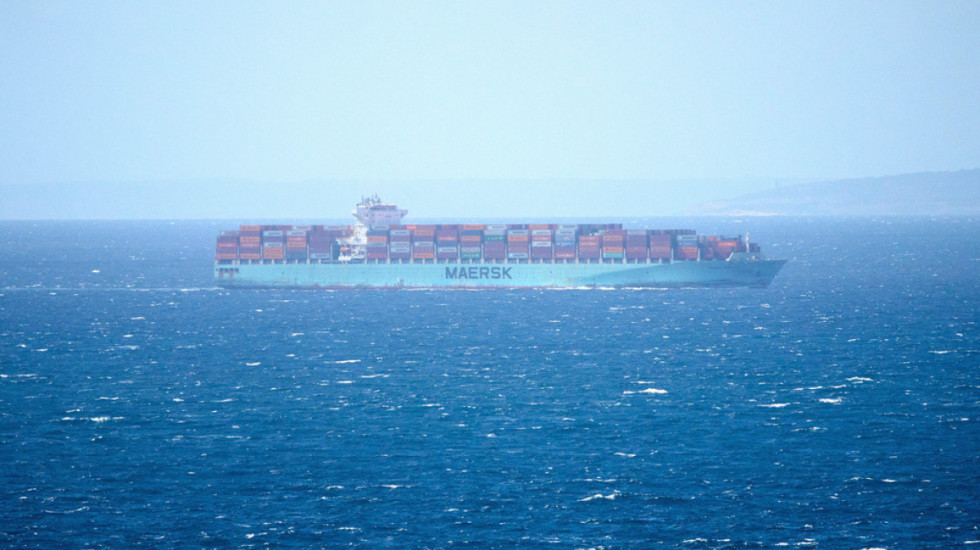 Lufta në Lindjen e Mesme, Maersk pezullon dy shërbime transporti detar