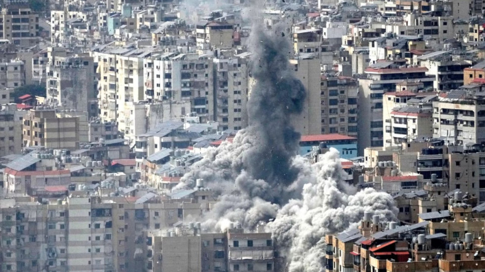 Mbështetësit e regjimit të Iranit protestojnë në Teheran, Izraeli bombardon Libanin
