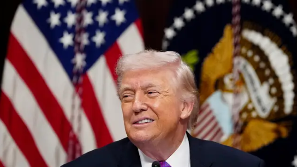 “Vdekje, zjarr dhe tërbim”, Trump paralajmëron Iranin për mbylljen e Hormuzit: Do të goditeni 20 herë më fortë