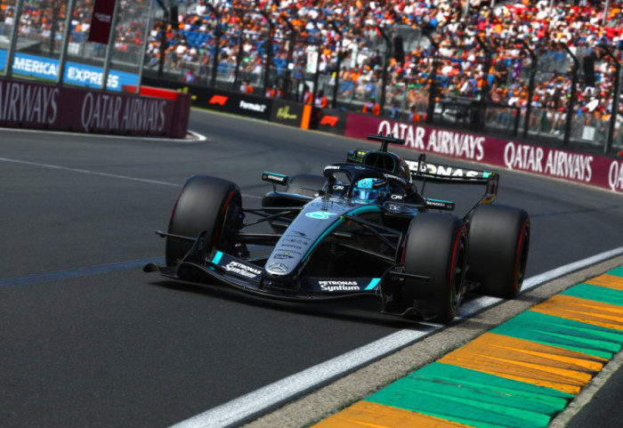 Russell në “pole” dhe Antonelli në vijën e parë, Mercedes dominon në Melbourne