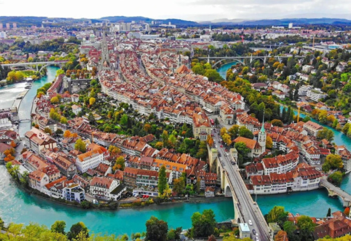 “Pagë deri në 6,500 euro në muaj”, vendi si në përralla kërkon 85 mijë punonjës