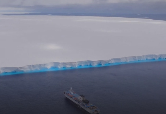 Dikur ishte ajsbergu më i  madh në botë, tani i kanë mbetur pak javë