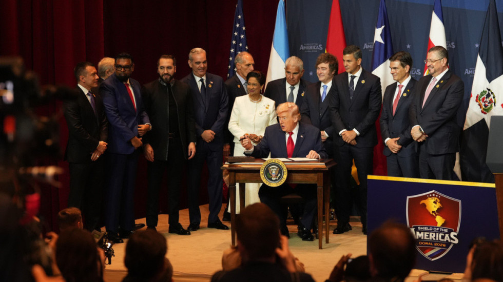 Trump: Kemi fundosur 24 anije detare të Iranit, lufta po shkon mirë