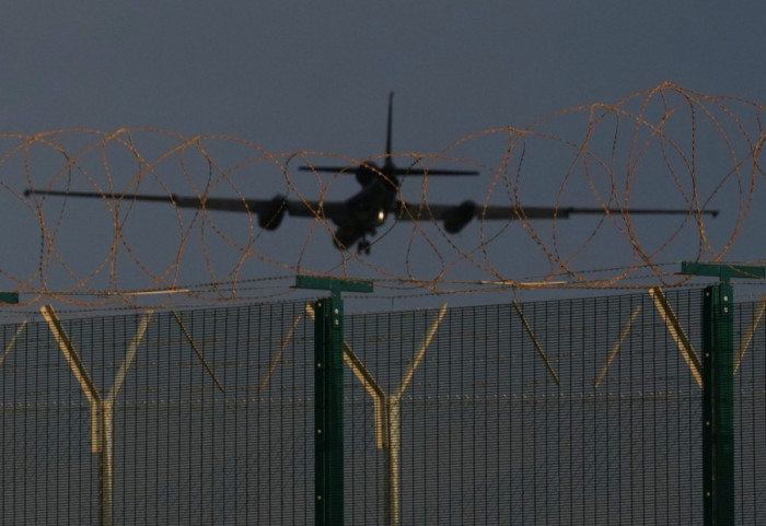 Situata e tensionuar, masat e evakuimit në Akrotiri zgjaten deri javën tjetër