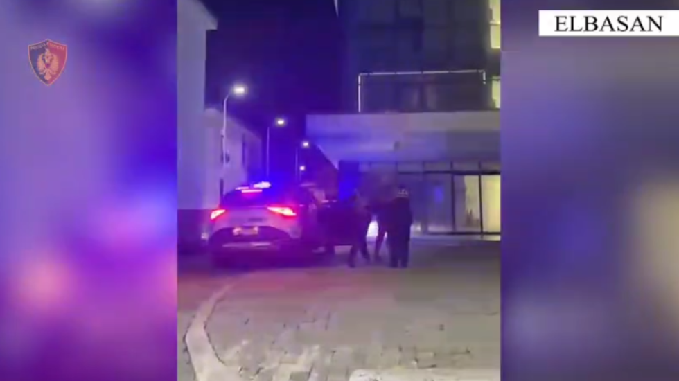 Plot me doza kokaine, kapet i riu që e shiste në Elbasan