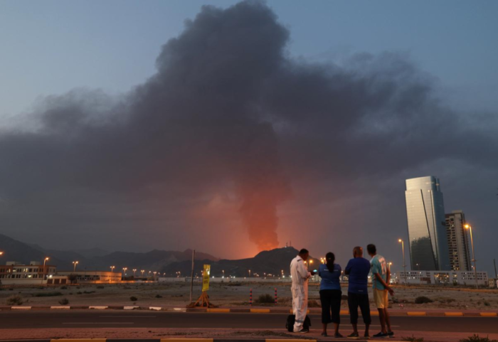 Dubai zgjohet nga shpërthime të fuqishme, avionët luftarakë pushtojnë qiellin