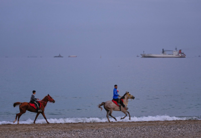 'Lojë' e rrezikshme nga Irani, SHBA paralajmëron civilët: Shmangni portet përgjatë Ngushticës së Hormuzit