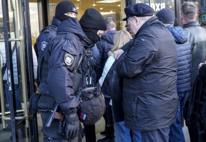 15 dënime përjetë për sulmin terrorist në sallën e koncerteve në Rusi