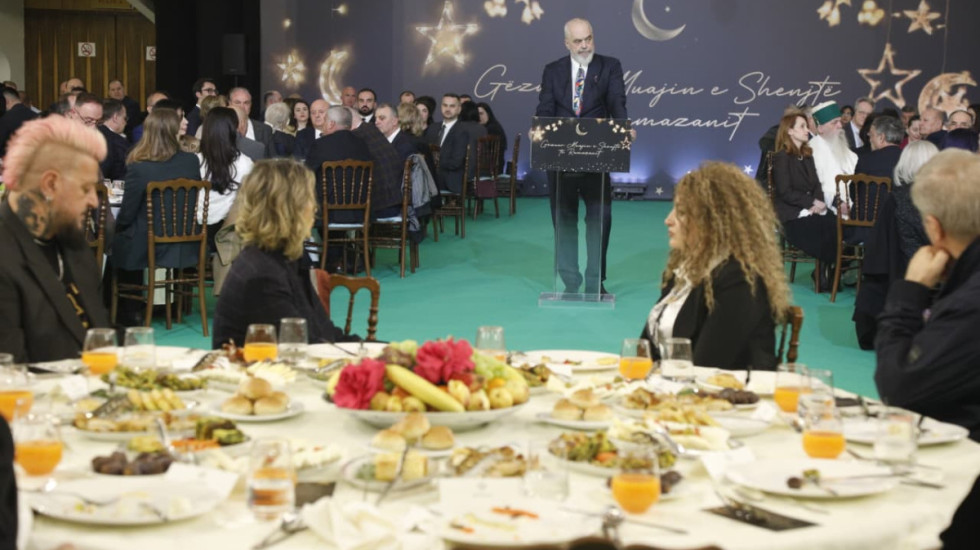 Rama shtron iftar në Pallatin e Kongreseve: Uroj të jetë i fundit jashtë tryezës së Bashkimit Europian