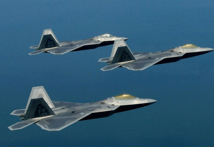 Rriten tensionet, avionë luftarakë dhe dronë amerikanë pikasen pranë Kubës