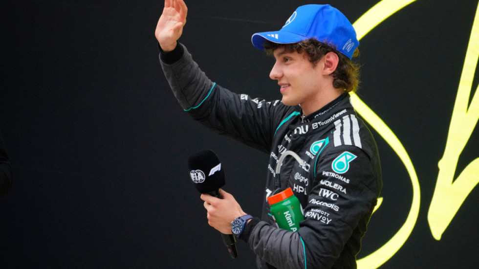 Formula 1/ Mercedes dhe Kimi Antonelli fitojnë Çmimin e Madh të Kinës