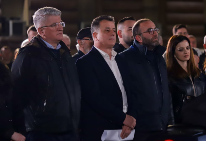 Ndodh për herë të parë, Sali Berisha mungon në Foltoren para Kryeministrisë